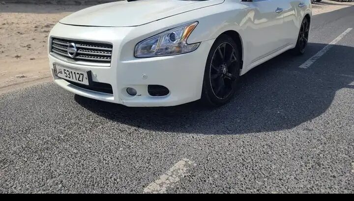 نيسان ماكسيما موديل 2012 للبيع بحالة ممتازة جدا ..