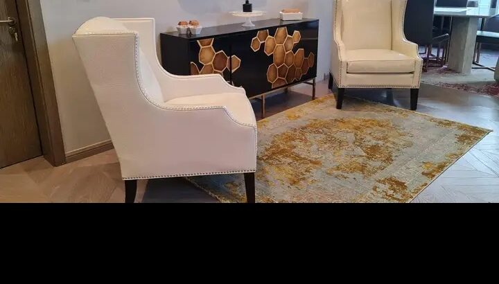 2 كرسي جلد صنع في الولايات المتحدة الأمريكية جيده.