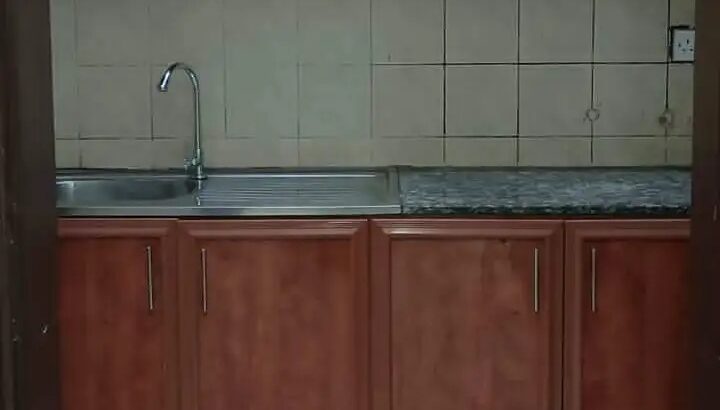 استديو للايجار بالدفنه منطقة السفارات حالتهم جيده