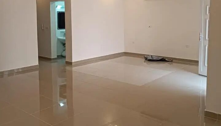 فيلا للإيجار موجود في الغرافة 4 غرف نوم قاعة كبيرة