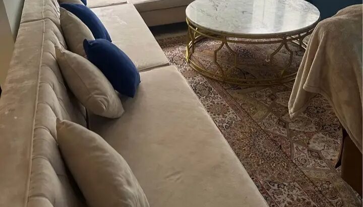Sofa كنبة ممتازه مستعملة بحالة جديده وسعر جيد متاح