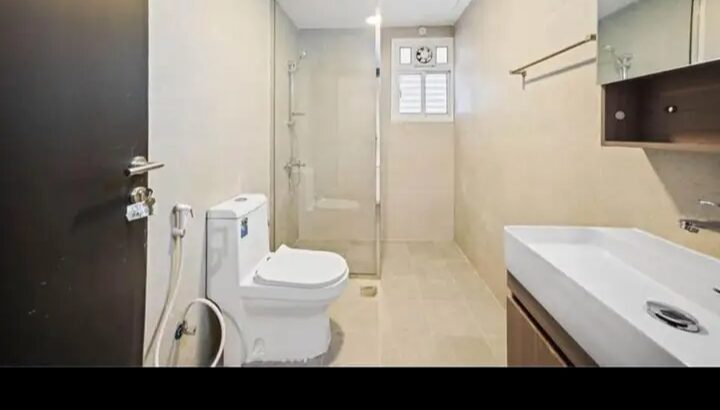 2 بي اتش كيه للإيجار يقع في السعد بالقرب من مستشفى