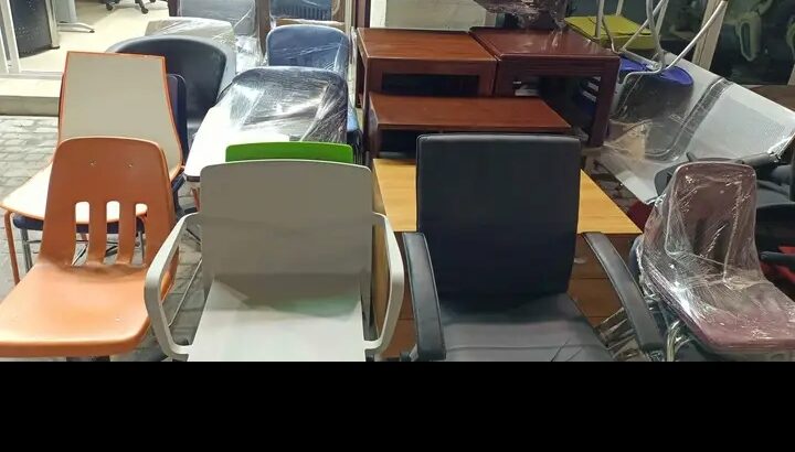 أثاث مكتبي مستعمل للبيع حالة جيده البيع بقطر