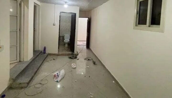 شقة للايجار بعين خالد غرفتين وصالة وحمامين ممتازه.