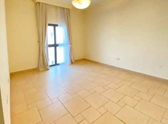 شقة للإيجار ممتازة جدا Semi furnished 3 bedroom 4