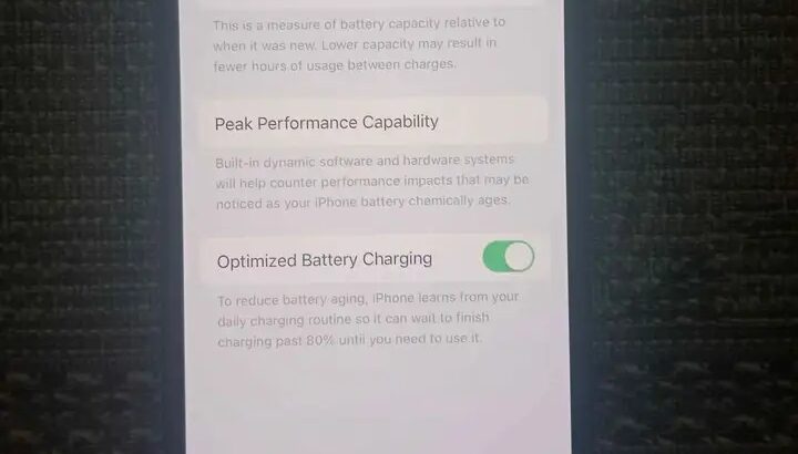 ايفون 11 برو ماكس مستعمل للبيع بحالة ممتازة