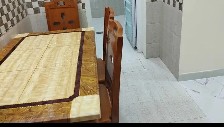 شقق للايجار اول ساكن بمعيذر نصف مفروش .غرف كبيره .