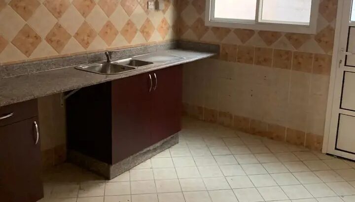 فيلا للايجار في منطقة أبو هامور لشركة عزوبيةممتازه