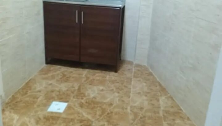 شقةللايجار بمعيذر مدخل خاص غرفه وصاله وحمام ومطبخ