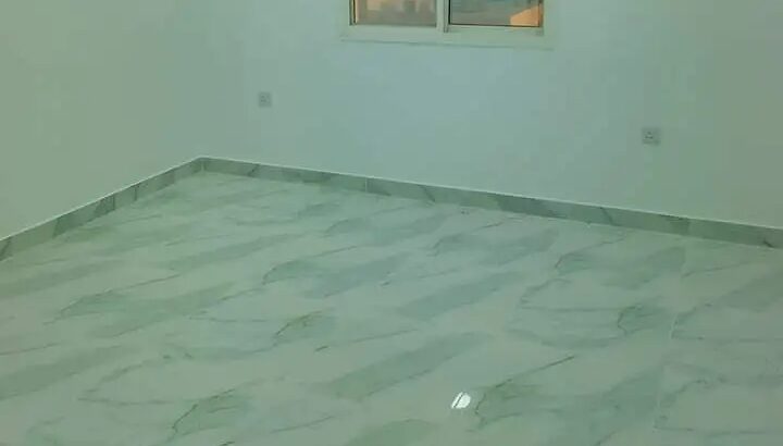 شقق للايجار في أماكن مختلفة بمعيذر غرفةوحمام ومطبخ