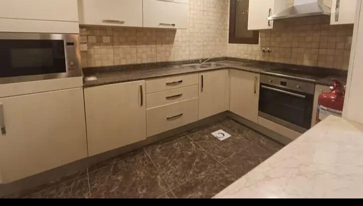 1 بي اتش كيه مفروش بالكامل تقع في أم غوالينا ايجار