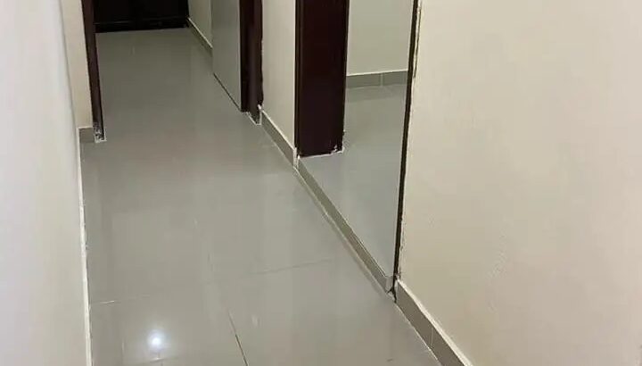 استديو للايجار غرفه وحمام ومطبخ بمعيذر شارع السلام