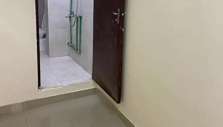 استديو للايجار غرفه وحمام ومطبخ بمعيذر شارع السلام