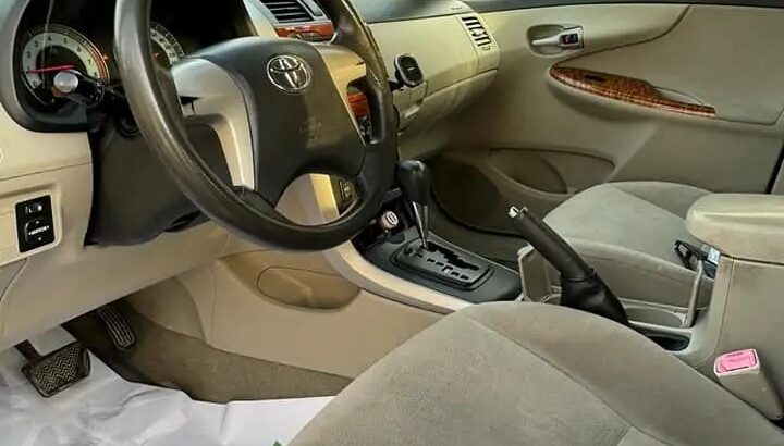 سيارة مستعملة للبيع كورولا موديل 2012 استمارة سنه