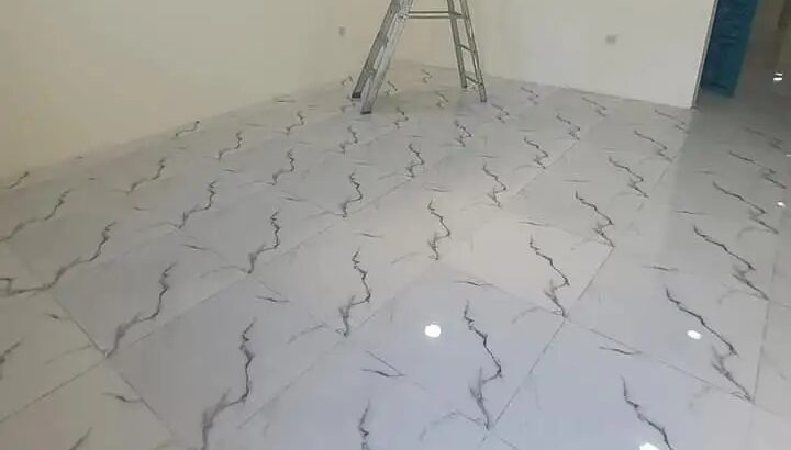 ملحق للايجار بالوكرة غرفتين وصالة وحمامين ومطبخ ..