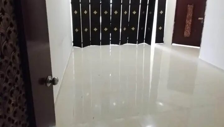 شقة للايجار شقة نظامية تانى ساكن بالخيسة القديمة .