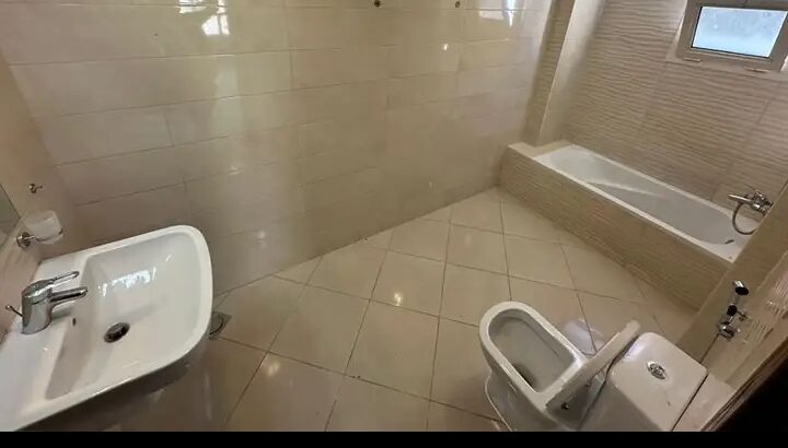 شقة للايجار في بن محمود غرفتين وصاله ومطبخ و٢حمام