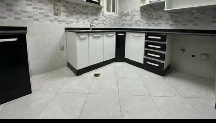 شقة للايجار في بن محمود غرفتين وصاله ومطبخ و٢حمام