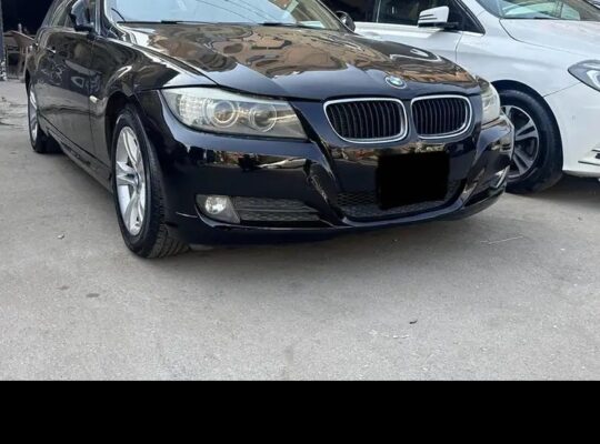 سيارة للبيع مستعمله BMW 20120 فابريكه بالكامل بره