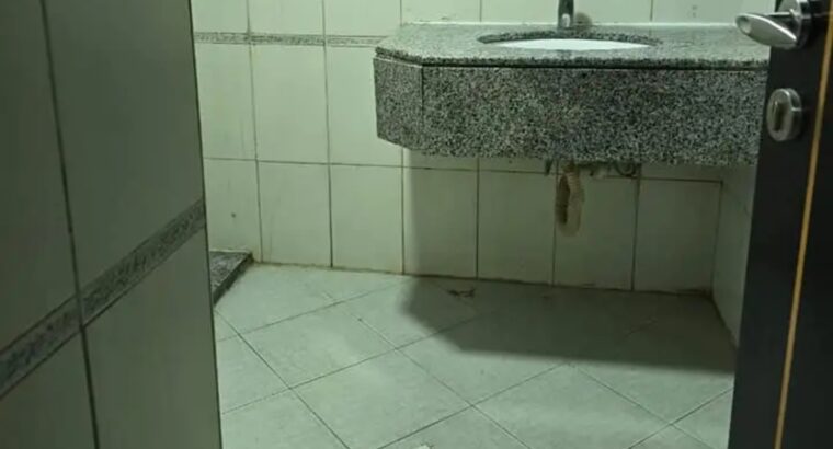 استوديو مفروش بكورنيش عجمان شامل جميع الفواتير