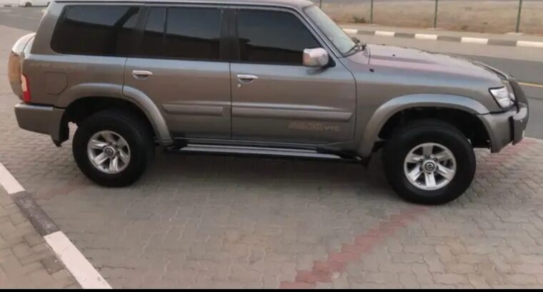 سيارة للبيع بالشارقة نيسان فتك سفاري