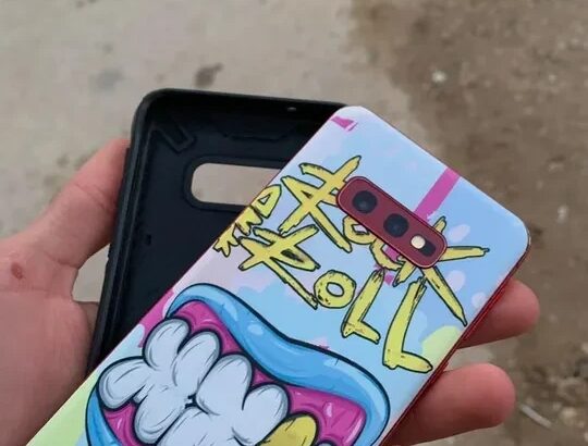 موبايلات بالجزائر Samsung Galaxy S10e هو هاتف ذكي