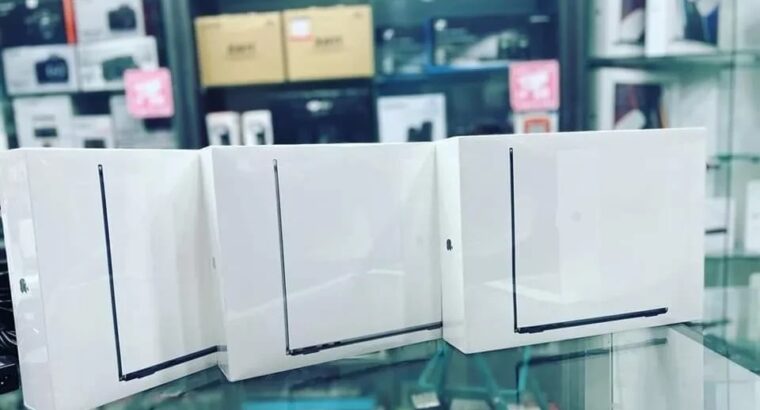 أجهزةبالجزائرMacBook Air M2 2022جهاز كمبيوتر محمو.