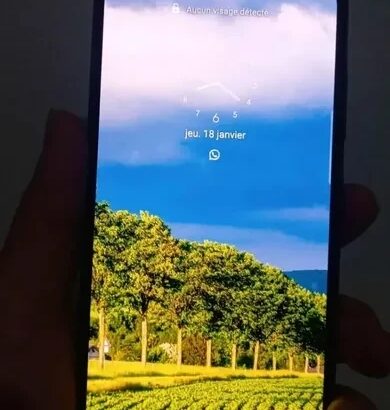 موبايلات بالجزائر Samsung Galaxy A52 هو هاتف ذكي .