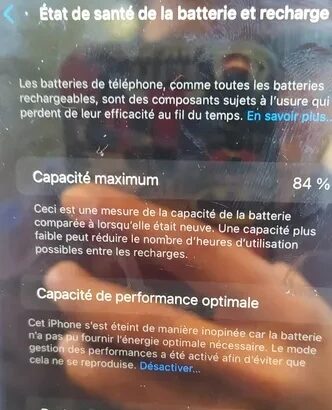 موبايلات بالجزائر iPhone 8 هو هاتف ذكي من Apple ..