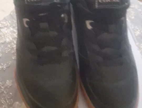 احذية بالجزائر جزمة رياضية “Sport Basket” انيقه .