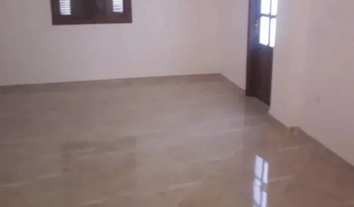 شقة رائعة للبيع في القسنطينة تتمتع بمساحة 130 متر