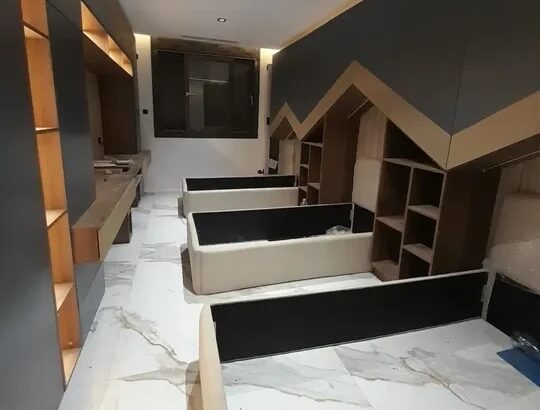 شقة ممتازة للبيع في منطقة ابو الزوار بثلاث غرف نوم