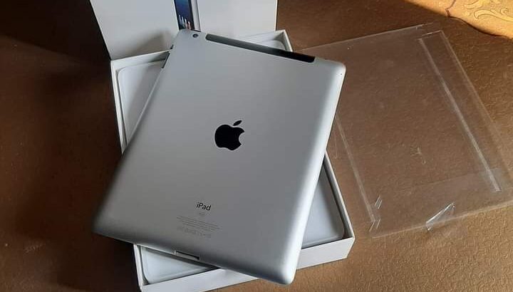 تابلت مستعمل للبيع بالقاهرة ايباد 4 وارد كندا جديد