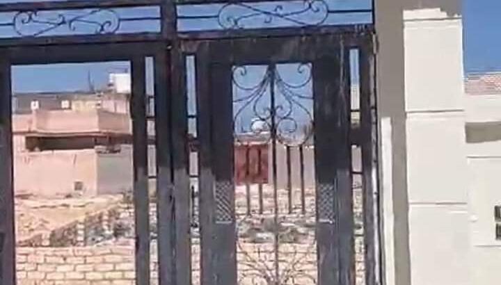 فيلا للبيع بمرسي مطروح شارع الامام مالك مساحة 300م