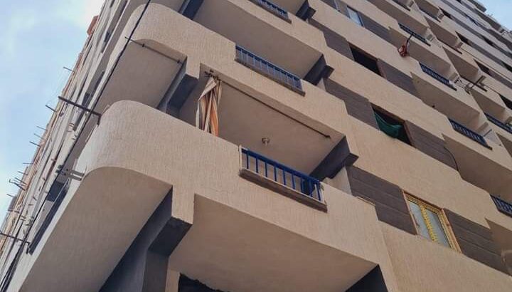 عقارات مصايف شقة لقطة للبيع تاني نمره من البحر