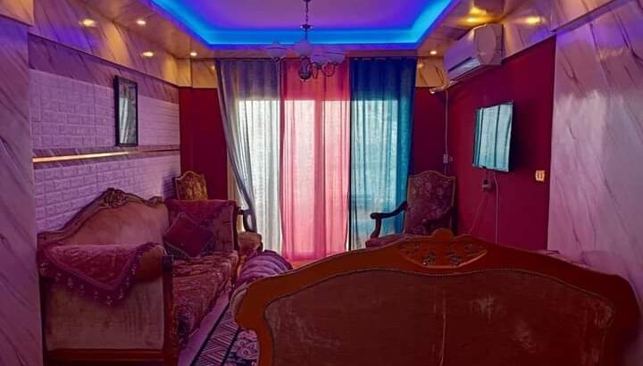 شقة للايجار اليومى صف اول بحر بأرقى مواقع المندره