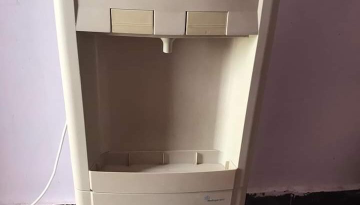 أجهزة مستعملة للبيع دسبنسر مبرد مياه ماركه ونسا