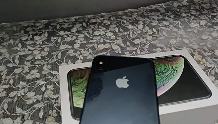 موبايلات مستعملة للبيع iPhone x s max الجهاز ممتاز