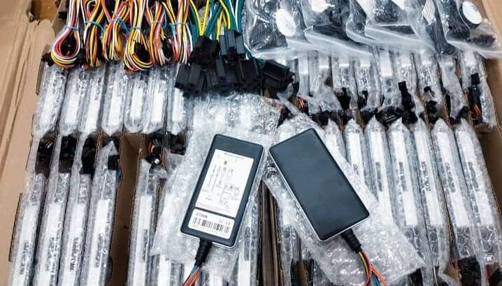 جهاز التتبع الممتاز gt06n عليه سرفر مدى الحياه