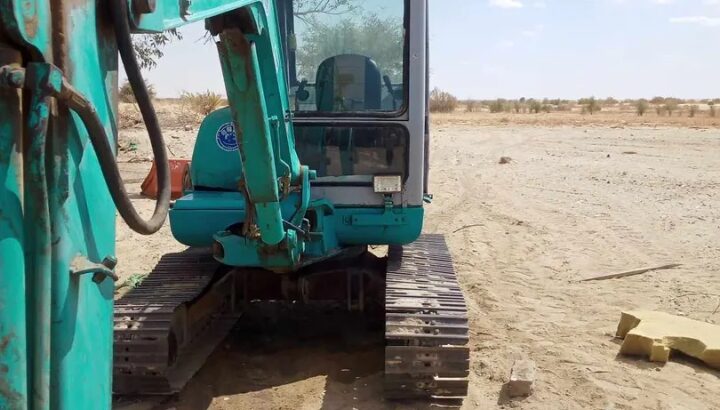 حفار كماتسو 45 داش7 يعمل بكفاءة عاليه ولا يوجد عطل