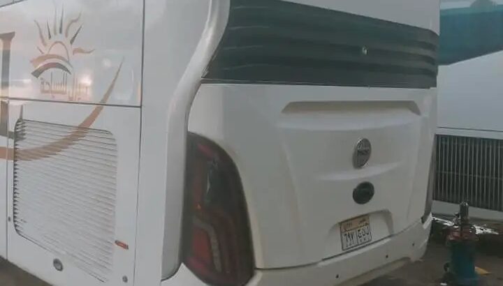 اتوبيس مستعمل للبيع مرسيدس 600مودل 2011 رخصة سنة.