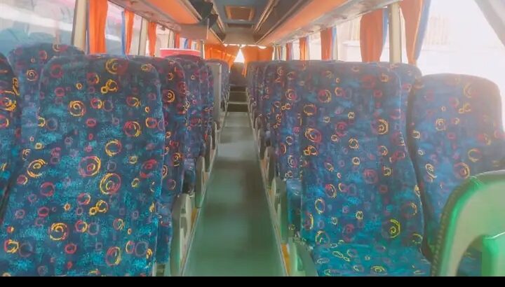 اتوبيس مستعمل للبيع مرسيدس 600مودل 2011 رخصة سنة.