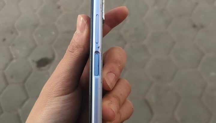 موبايلات مستعملة للبيع فيفو y20s رمات8 مساحه ١٢٨