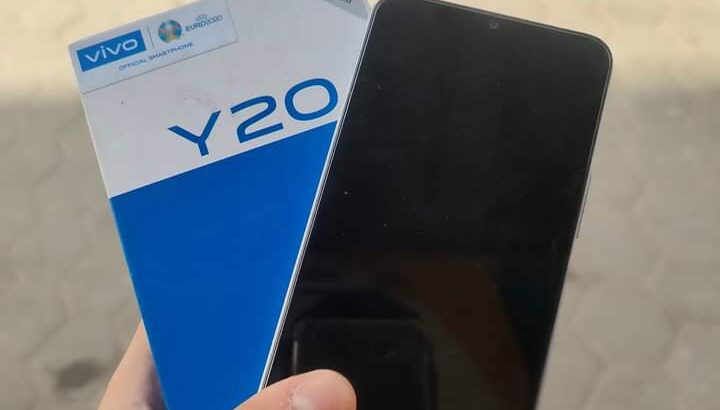 موبايلات مستعملة للبيع فيفو y20s رمات8 مساحه ١٢٨