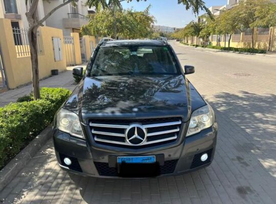 عربية مستعملة للبيع مرسيدس GLK350 موديل ٢٠١٠ فابري