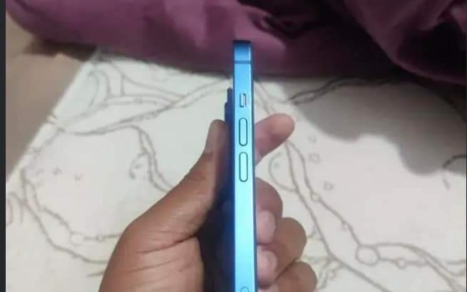 ايفون 13عادي مستورد من الدنمارك مساحة 128