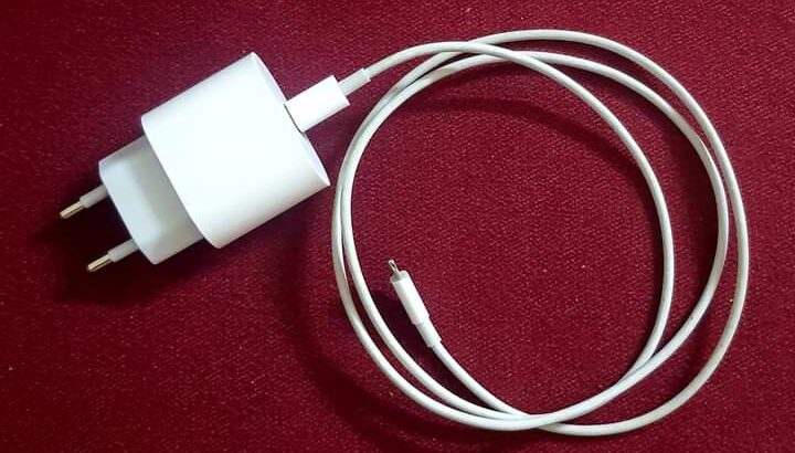 ipad 4 للبيع الايباد بحاله ممتازة وبطاريته كويسه