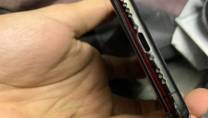 ايفونxs مساحه64 مغير باغه نضيفه شغال بصمه