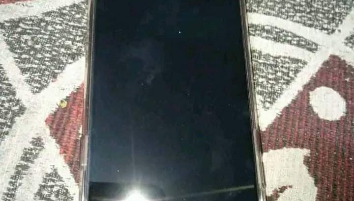 ايفونxs مساحه64 مغير باغه نضيفه شغال بصمه