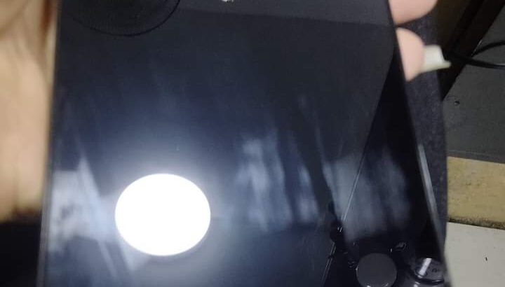 تلفون هواوي للبيع معاه كل حاجه مساحه 128 رامه 8